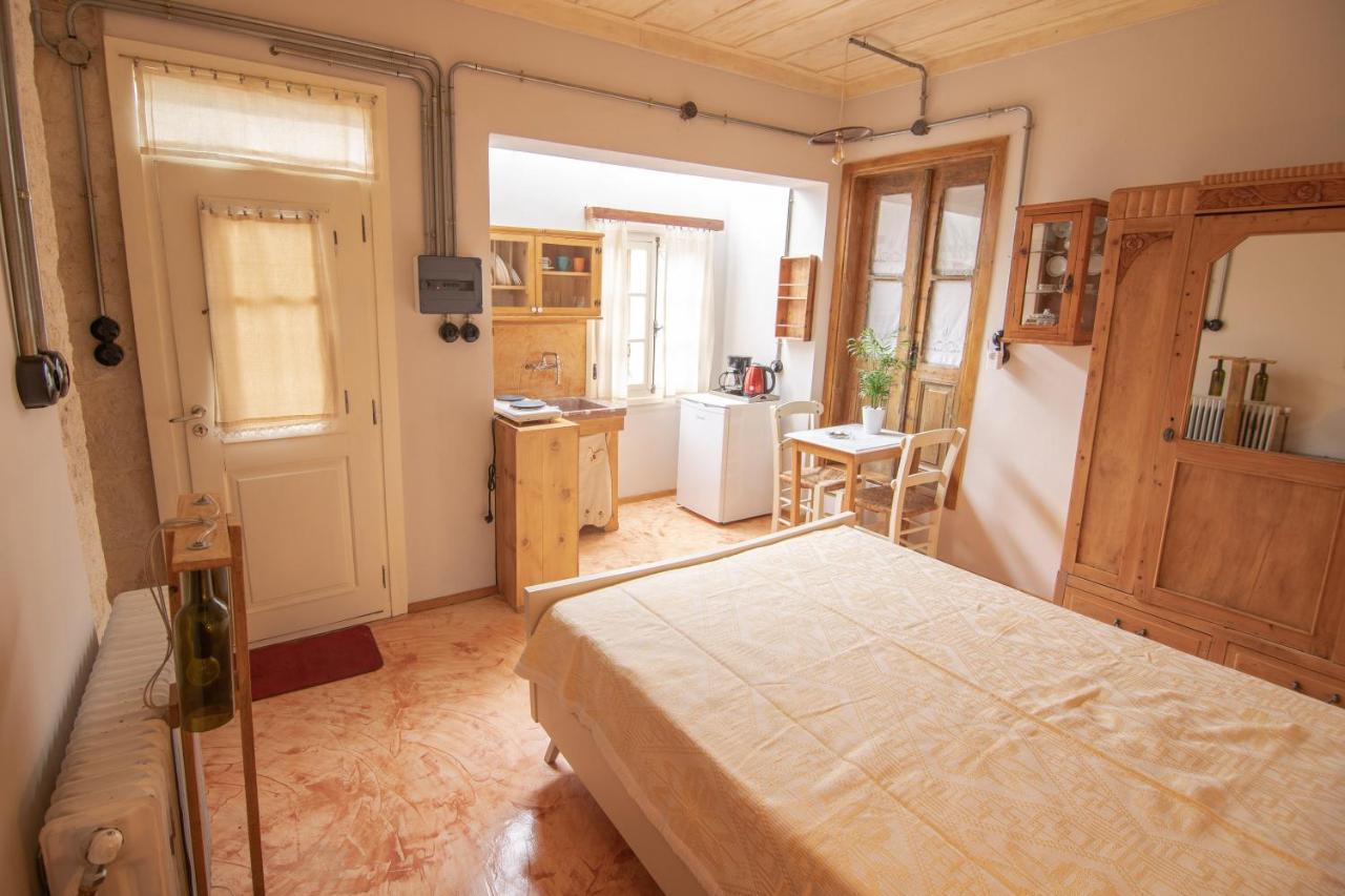 "Eirini" Traditional House Creta Archanes, Αρχάνες Σπίτι Экстерьер фото